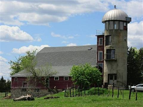 Book A Stay In This Rustic Barn Turned Hotel In Minnesota For A One-Of-A-Kind Overnight Experience