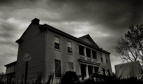 This Haunted History Tour In Missouri Will Leave You With Spine Tingling Chills