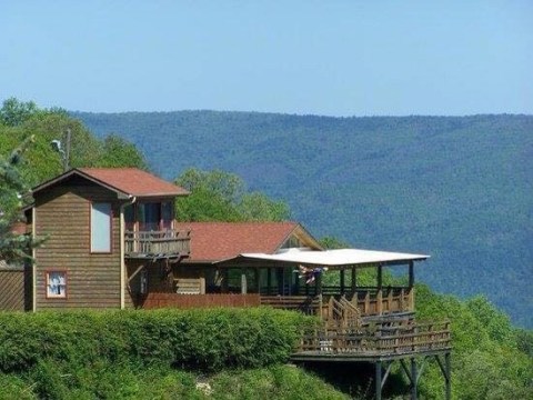 The Incredible North Carolina Restaurant That's Way Out In The Boonies But So Worth The Drive