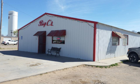 The Incredible Kansas Restaurant That's Way Out In The Boonies But So Worth The Drive