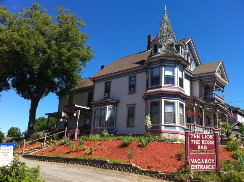 Travel The World Without Leaving New Hampshire At This Unique Inn