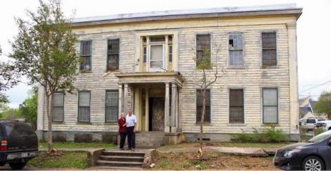 You Can Visit One Of The Most Haunted Hotels In Texas For Free This Halloween