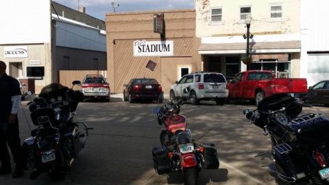 There’s A Small Town In Iowa Known For Its Truly Epic Burgers