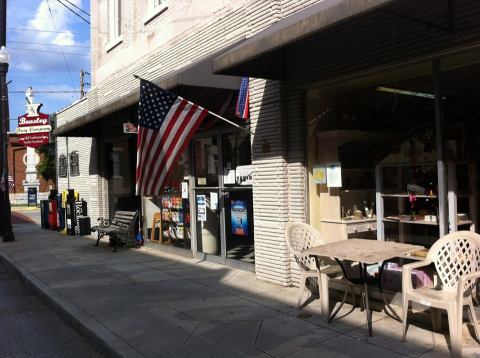 This Small Town Drugstore In Georgia Is One Of The Last Of Its Kind