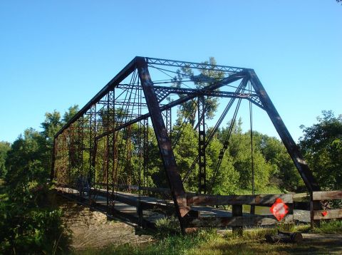 Take A Journey Through This One-Of-A-Kind Bridge Park In Iowa