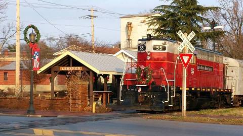 The North Pole Train Ride In Cincinnati That Will Take You On An Unforgettable Adventure