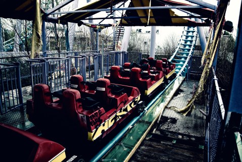 These 7 Photos Of An Abandoned Amusement Park In New Orleans Are Hauntingly Beautiful