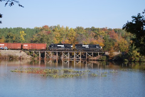 The Legend Behind Virginia's Mysterious Glowing Railroad Will Keep You Awake At Night