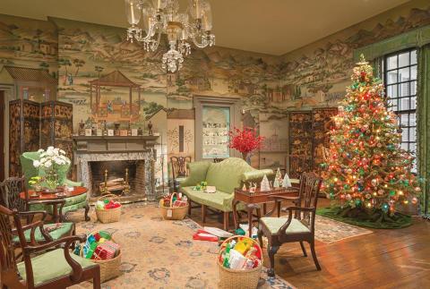 Tour This Popular Delaware Mansion For An Unforgettable Old-Fashioned Christmas