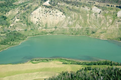 Few People Know About This Secret Wyoming Lake In The Middle Of The Forest