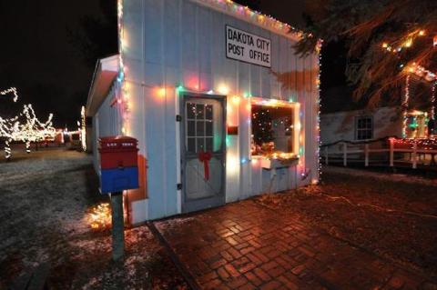 The Christmas Village In Minnesota That Becomes Even More Magical Year After Year