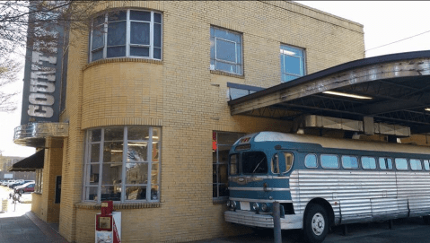 The Heavenly Retro BBQ Joint in Georgia That WIll Have Your Tastebuds Doing Backflips