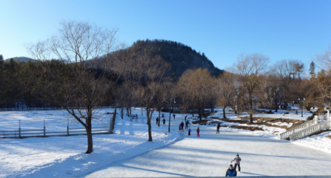 The Amazing Natural Ice Skating Rink In New Hampshire You'll Want To Visit