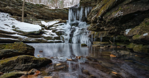 8 Gorgeous Frozen Waterfalls In Arkansas That Must Be Seen To Be Believed