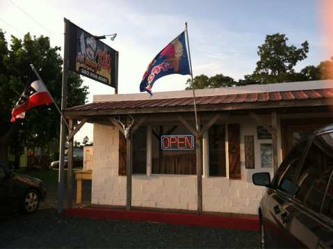 Travel Off The Beaten Path To Try The Most Mouthwatering BBQ In Delaware