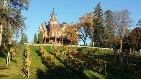 The Charming Restaurant In Michigan That Looks Straight Out Of A Storybook