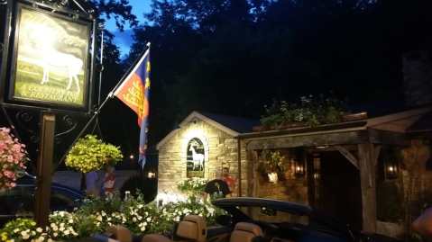 This British Themed Restaurant In Connecticut Makes The Most Whimsical Pot Pie