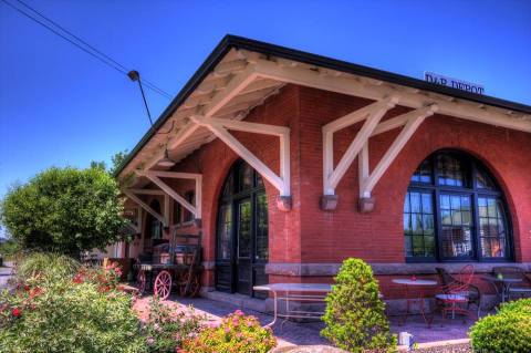 This Train Station In New York Is Actually A Restaurant And You Need To Visit