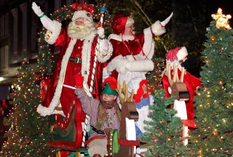 The Christmas Village In Maine That Becomes Even More Magical Year After Year