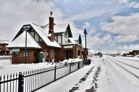 7 Enchanting Arizona Towns That Feel Like You’ve Fallen Into A Snow Globe