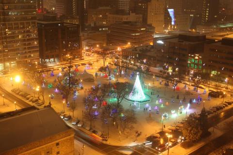 This Milwaukee Park Turns Into A Winter Wonderland Every Year