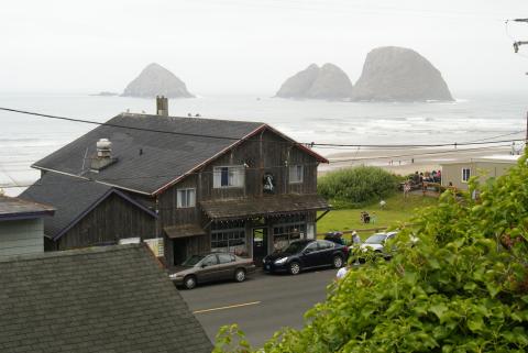 This Quaint Little Seafood Restaurant Is One Of The Best Kept Secrets On The Oregon Coast