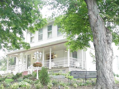 This Virginia Restaurant Is Hiding Inside A Victorian Mansion, And It's Exquisite