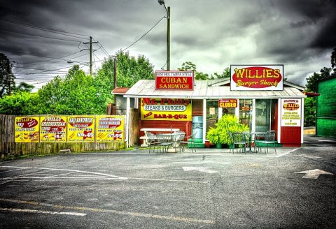 Georgia's Tiniest Burger Joint Will Have Your Mouth Watering In No Time