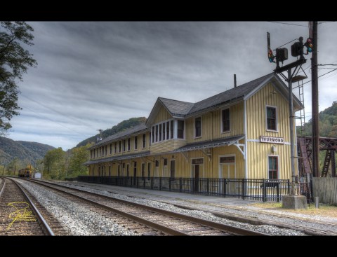 The Creepiest Ghost Town In West Virginia Is The Stuff Nightmares Are Made Of