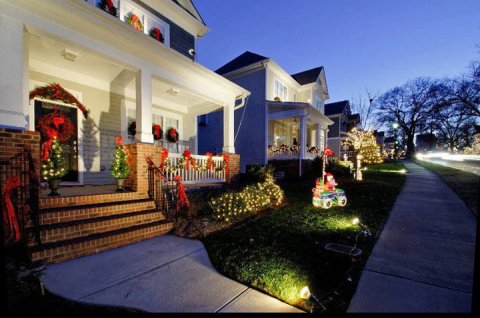 These 5 Charlotte Neighborhoods Are Pure Magic During Christmastime