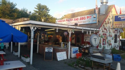 You'll Want To Visit This One-Of-A-Kind Restaurant You'll Only Find In Maine