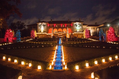 This One Spot In Oklahoma Becomes Even More Magical During Christmastime