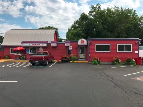 The Unassuming Restaurant In Maine That Serves The Best Seafood You'll Ever Taste