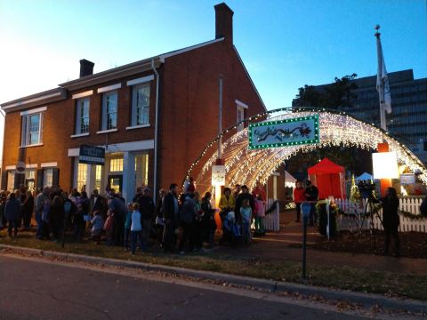 The Christmas Village In Alabama That Becomes Even More Magical Year After Year