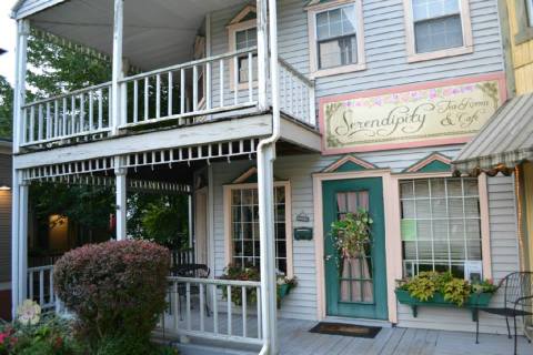 The Whimsical Tea Room In Pennsylvania That’s Like Something From A Storybook