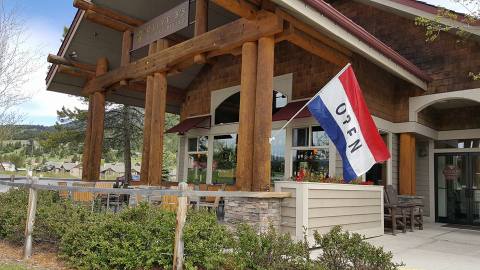 The Unassuming Montana Restaurant That Serves The Best Seafood You've Ever Tried