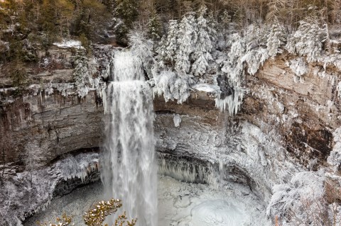 These Photos Of A Frozen Fall Creek Falls Will Take Your Breath Away