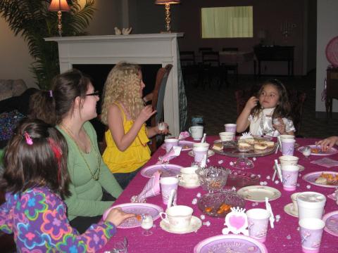 The Whimsical Tea Room In Nebraska That’s Like Something From A Storybook