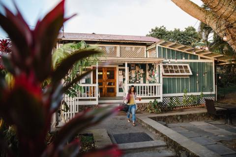 This Garden Restaurant In Hawaii Is The Most Enchanting Place To Eat