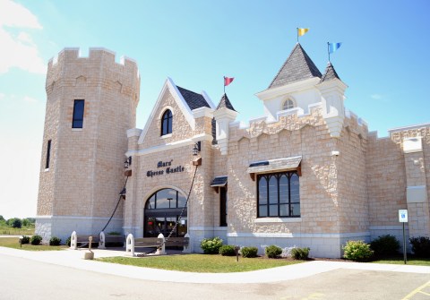 This Roadside Attraction Near Milwaukee Is The Most Unique Thing You’ve Ever Seen