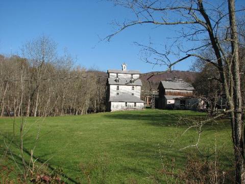 This Abandoned Grist Mill Hiding In Virginia Is Hauntingly Gorgeous