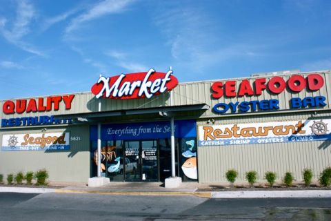 The Unassuming Austin Restaurant That Serves The Best Seafood You've Ever Tried