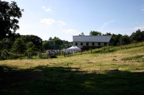 The Missouri Farmhouse Cafe That Is Located In The Most Gorgeous Setting