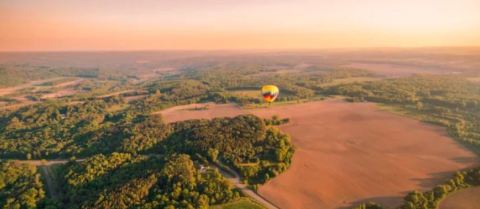 Take This Epic Hot Air Balloon Ride Over The Grand Canyon Of The East Before You Die