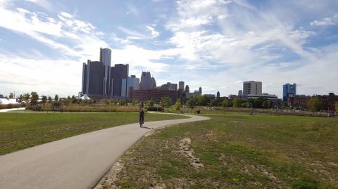 The Dequindre Cut Greenway In Detroit Offers A Perfect Sunny Day Stroll