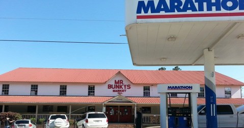 This Gas Station In South Carolina Serves Up The Best Fried Chicken In The South