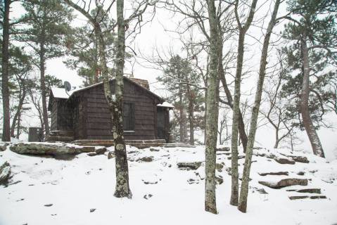 This Dreamy Oklahoma State Park Is The Perfect Place To Go For A Winter Getaway