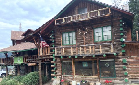 A Trip To This Majestic Colorado Lodge Will Take You Back In Time