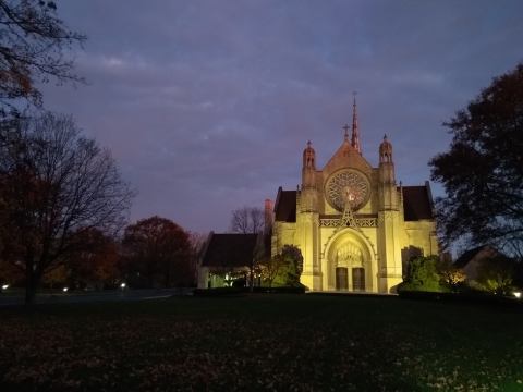 The Chapel In Indianapolis That's Located In The Most Unforgettable Setting