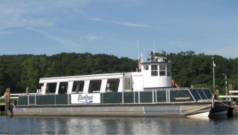 Explore Winter Wildlife On This One-Of-A-Kind Connecticut Boat Tour